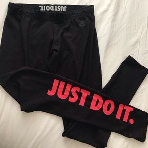 Nike Women’s Leggings (Size M)